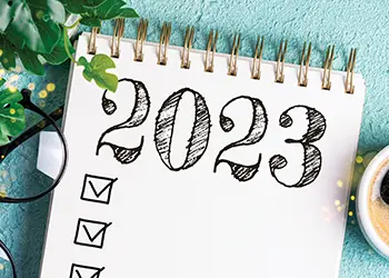 Una lista con "2023" escrito en ella