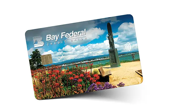 Diseño de la tarjeta Visa con la estatua del surfista de Santa Cruz